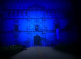 La Universidad de azul
