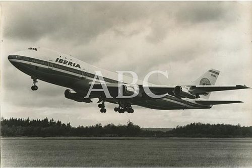 El Boeing 747 EC-BRO antes de aterrizar.