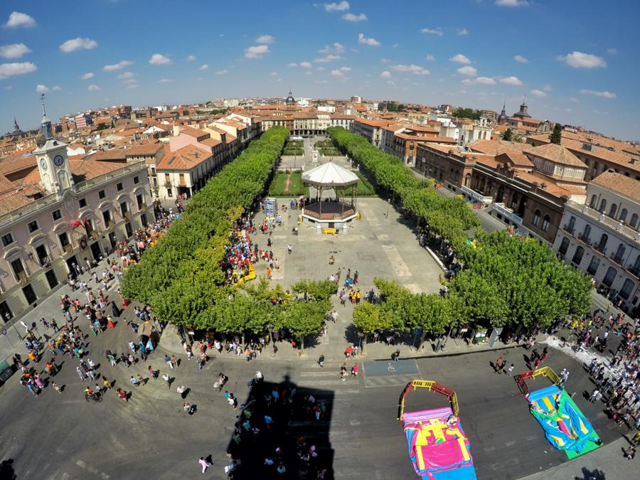 La Plaza de Cervantes un dia de Ferias y Fiestas